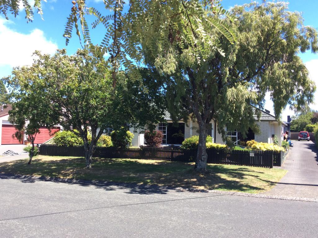 Tui House Villa Taupo Exterior photo