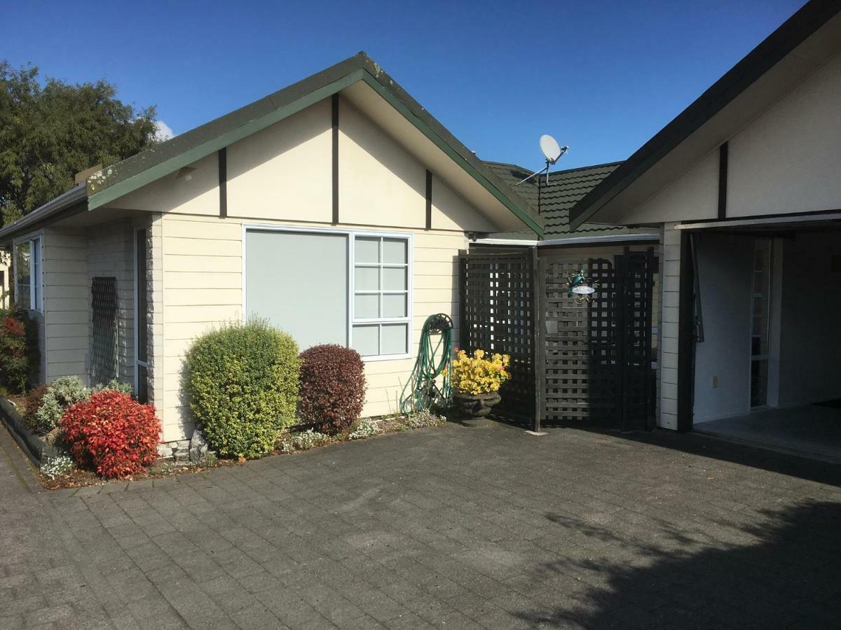Tui House Villa Taupo Exterior photo